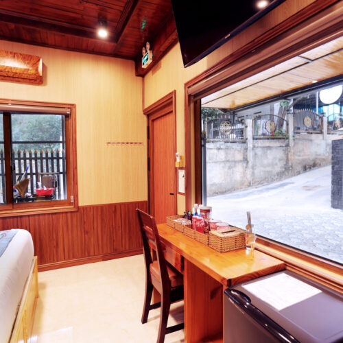 Deluxe Room ( Phòng 1 Giường Đôi )